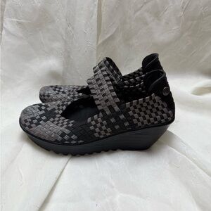 Bernie Mev Black and Gray Woven Women's Shoes size 38